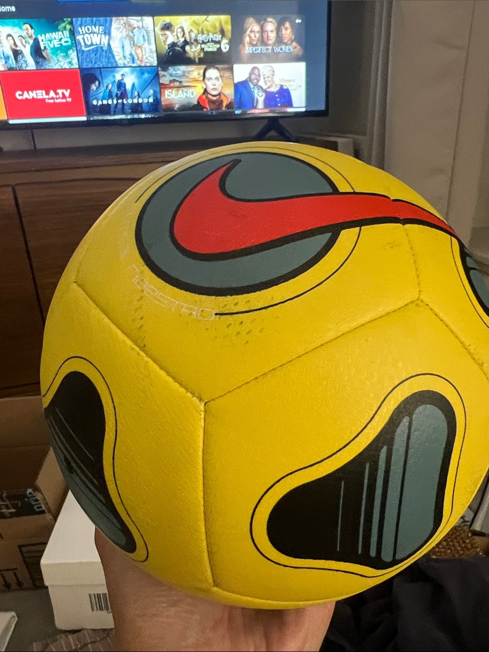 Nike Maestro Futsal Youth Ball